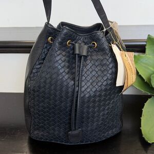 New W/ Tags Ganson genuine leather drawstring bucket shoulder purse navy soft